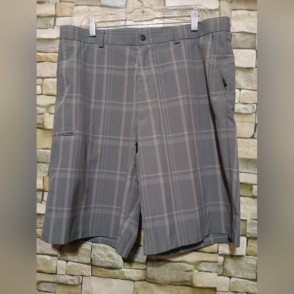 Grand Slam‎ Gray Plaid Athletic Shorts - Picture 1 of 3